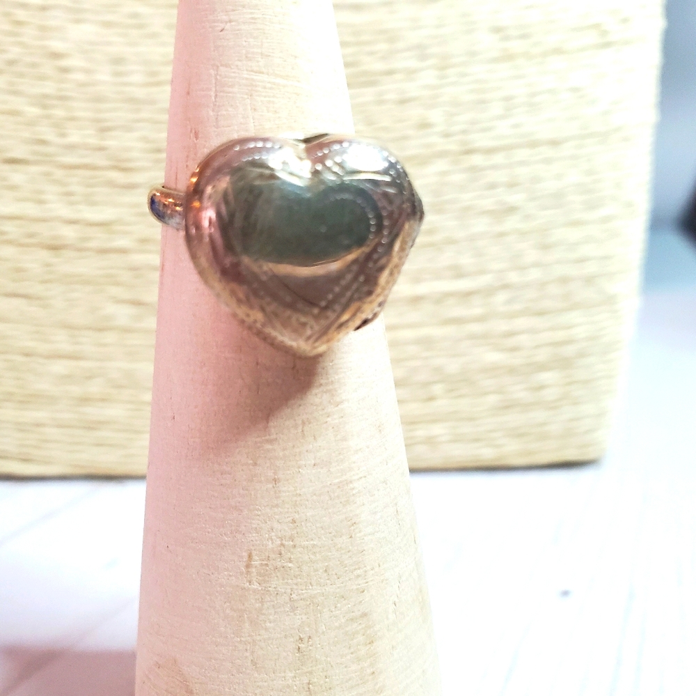 Sterling Vintage heart locket ring.